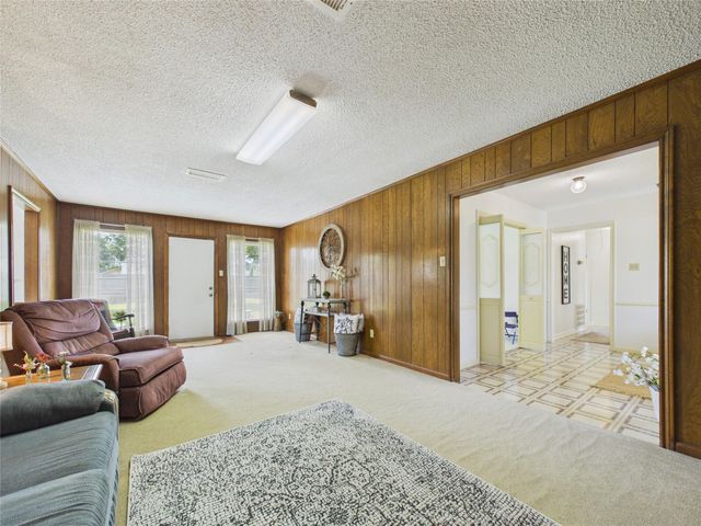 1909 Tracy Lynn Lane, Alvin, TX 77511