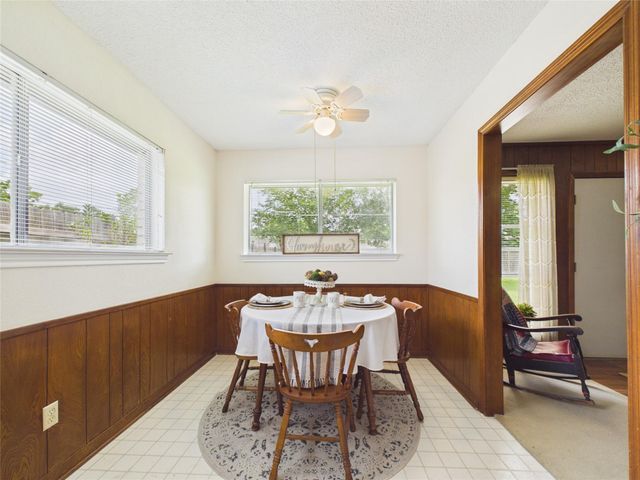 1909 Tracy Lynn Lane, Alvin, TX 77511