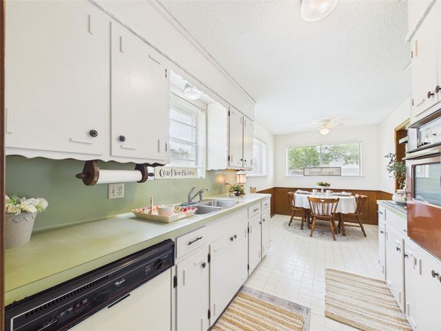 1909 Tracy Lynn Lane, Alvin, TX 77511