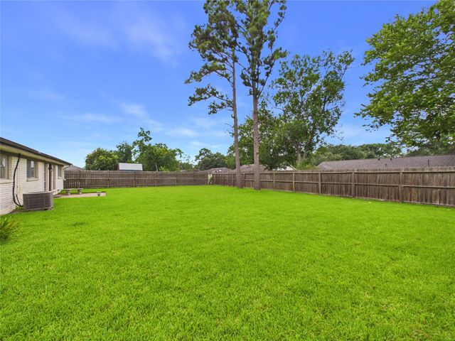 1909 Tracy Lynn Lane, Alvin, TX 77511