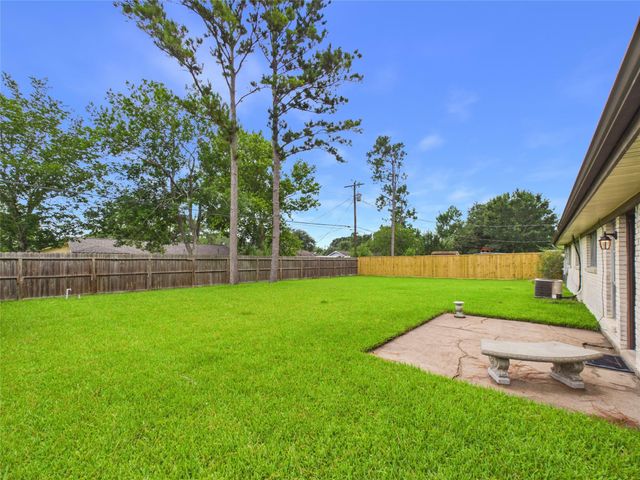 1909 Tracy Lynn Lane, Alvin, TX 77511