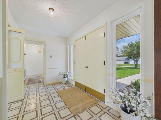 1909 Tracy Lynn Lane, Alvin, TX 77511