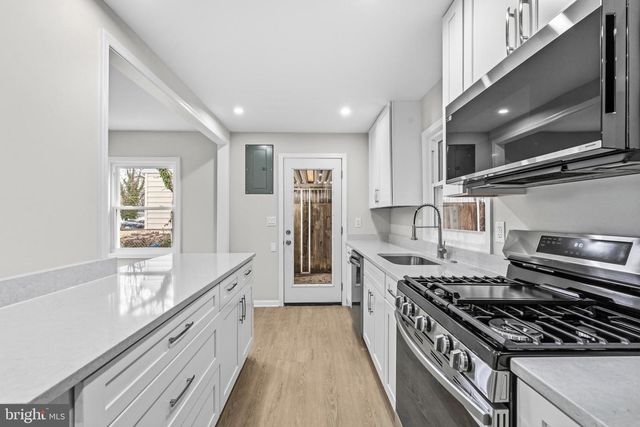 4806 ROCKFORD DR, Hyattsville, MD 20784