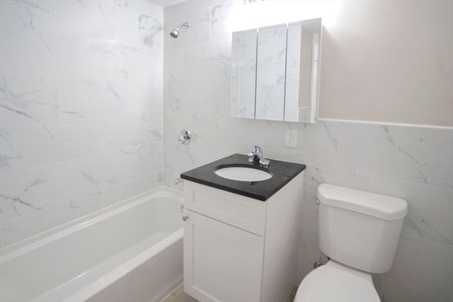 20 Presidential Dr 1, Quincy, MA 02169