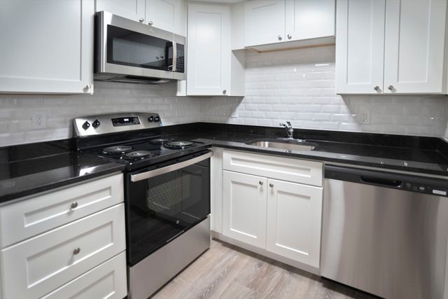 20 Presidential Dr 1, Quincy, MA 02169