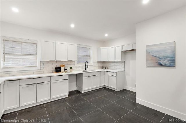 17575 Stoepel Street, Detroit, MI 48221