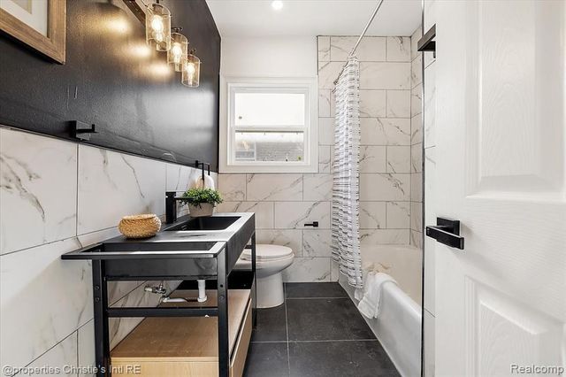 17575 Stoepel Street, Detroit, MI 48221