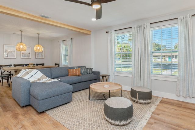 342 SE Hollywood Boulevard, Fort Walton Beach, FL 32548