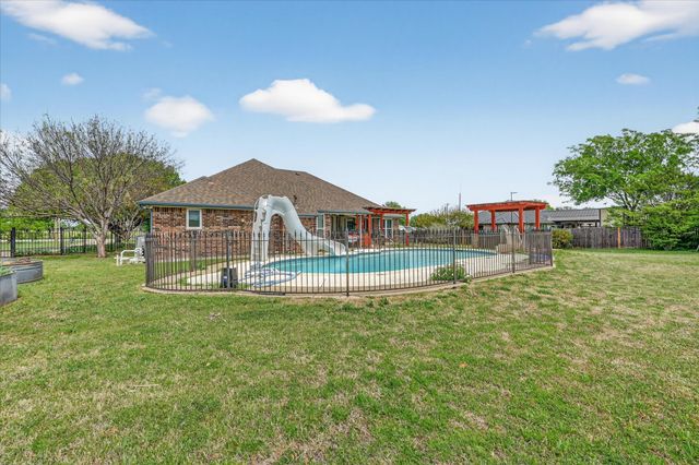 2409 Longhorn Trail, Crowley, TX 76036