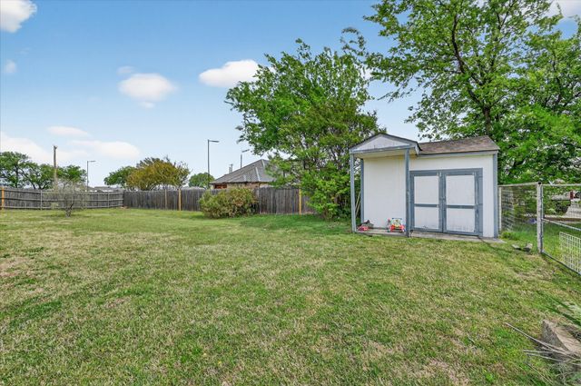 2409 Longhorn Trail, Crowley, TX 76036