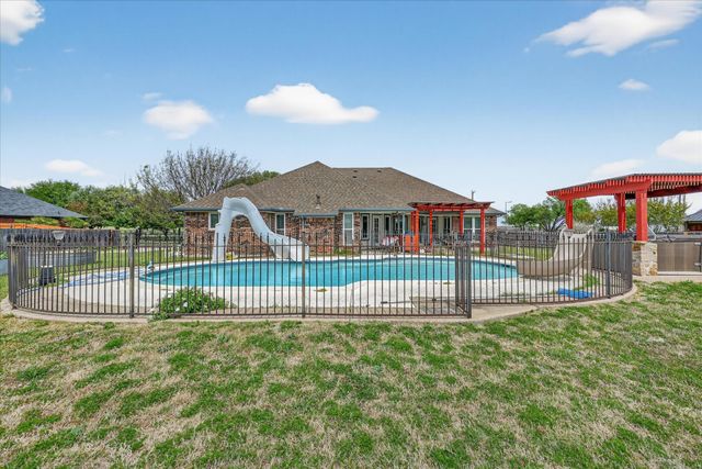 2409 Longhorn Trail, Crowley, TX 76036