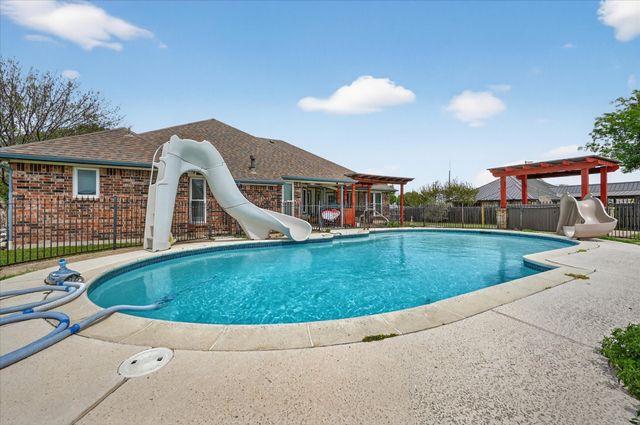 2409 Longhorn Trail, Crowley, TX 76036