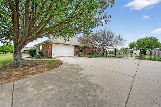 2409 Longhorn Trail, Crowley, TX 76036
