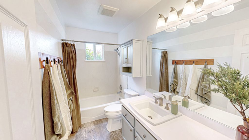 Image 10 of property listing at 1288 E 420 S, Payson, UT 84651
