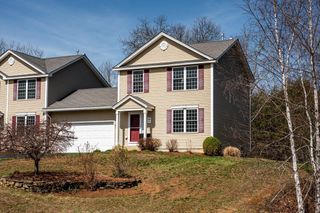 59 Cheney Ln # D, Danville, NH 03819