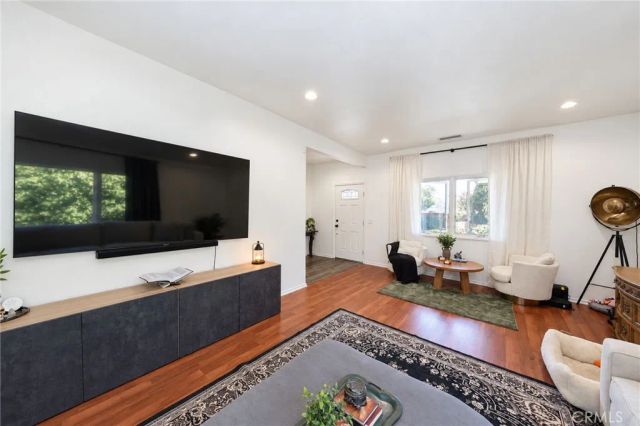 435 W 2nd, San Dimas, CA 91773