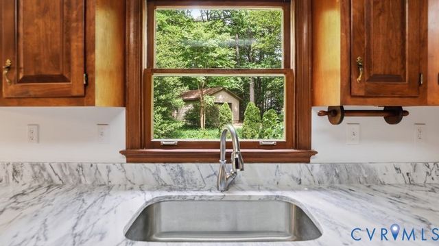 8407 Knollwood Ct, Mechanicsville, VA 23116