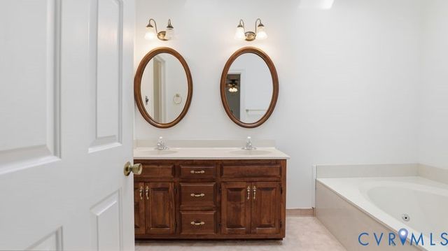 8407 Knollwood Ct, Mechanicsville, VA 23116