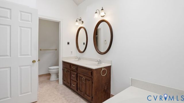 8407 Knollwood Ct, Mechanicsville, VA 23116