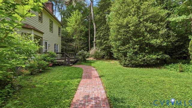 8407 Knollwood Ct, Mechanicsville, VA 23116