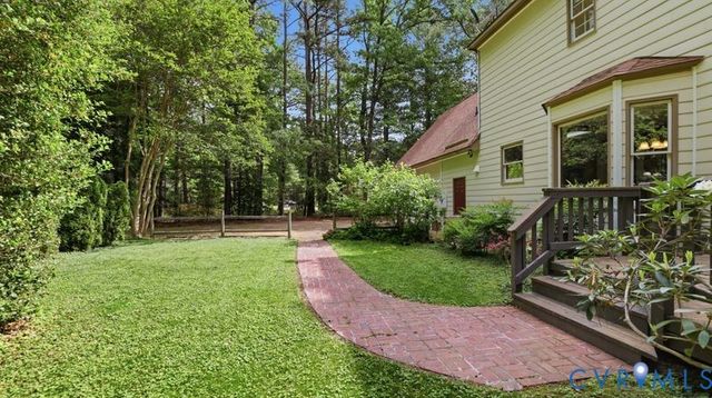 8407 Knollwood Ct, Mechanicsville, VA 23116