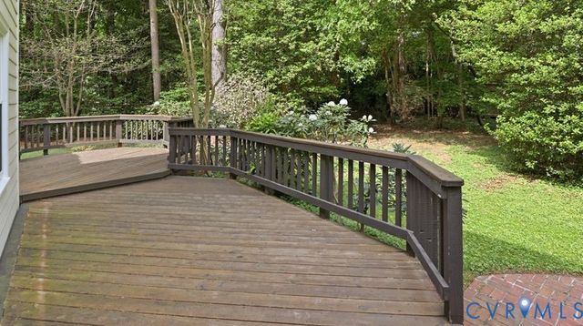 8407 Knollwood Ct, Mechanicsville, VA 23116
