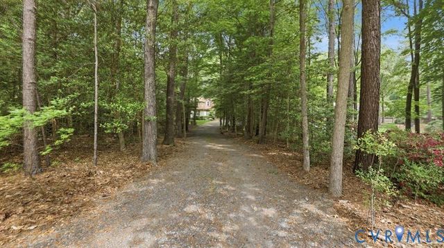8407 Knollwood Ct, Mechanicsville, VA 23116