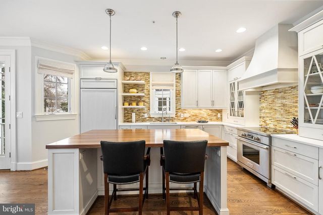 3515 PORTER STREET, Washington, DC 20016