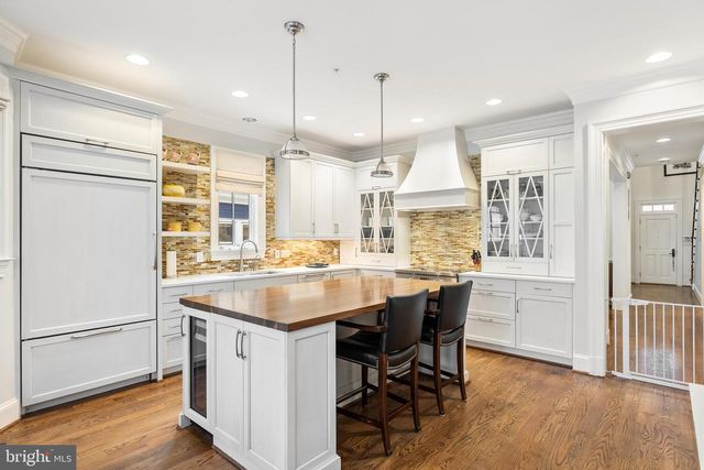 3515 PORTER STREET, Washington, DC 20016