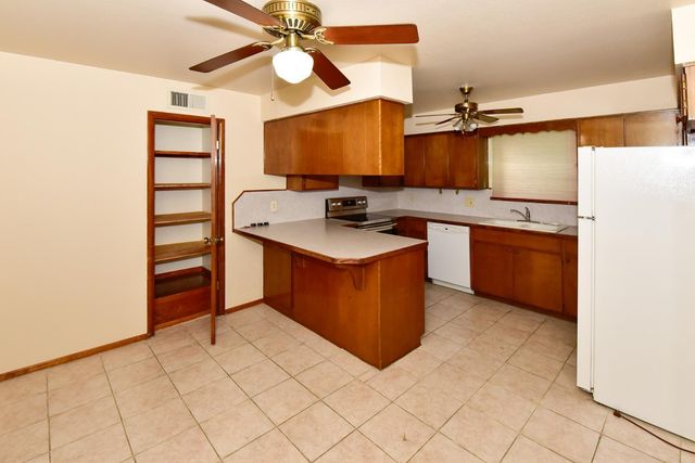 439 E Brown Road, Mesa, AZ 85203