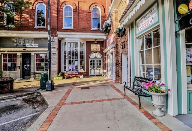 1119 High St, S, Columbia, TN 38401