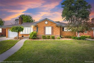 20913 Bon Brae Street, Saint Clair Shores, MI 48081