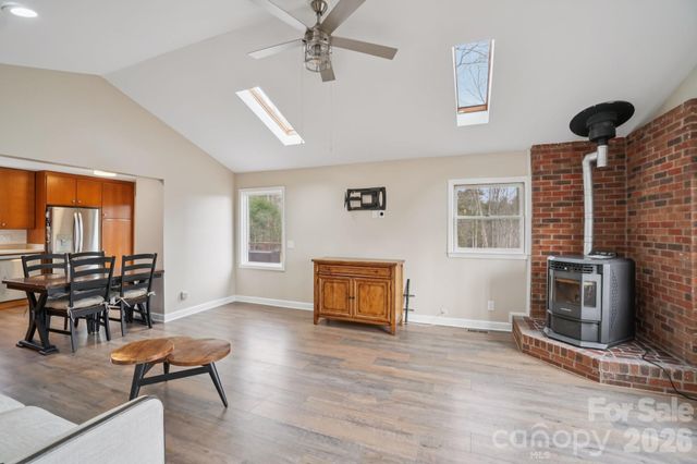 623 Owensby Road, Hendersonville, NC 28792