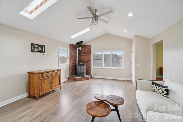 623 Owensby Road, Hendersonville, NC 28792