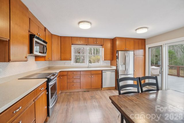 623 Owensby Road, Hendersonville, NC 28792