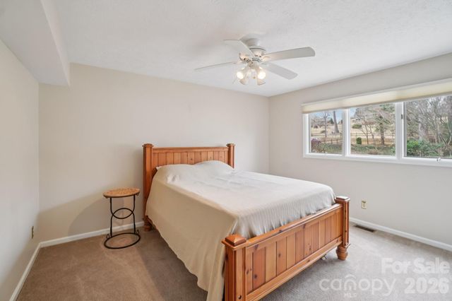 623 Owensby Road, Hendersonville, NC 28792