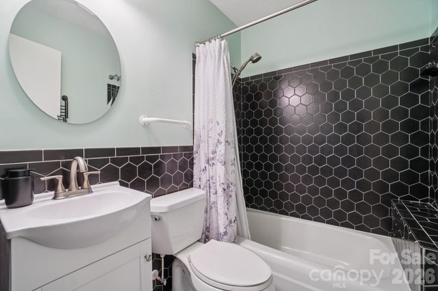 623 Owensby Road, Hendersonville, NC 28792