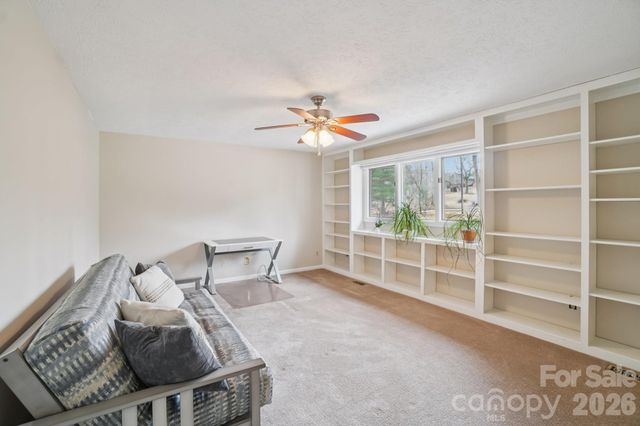 623 Owensby Road, Hendersonville, NC 28792