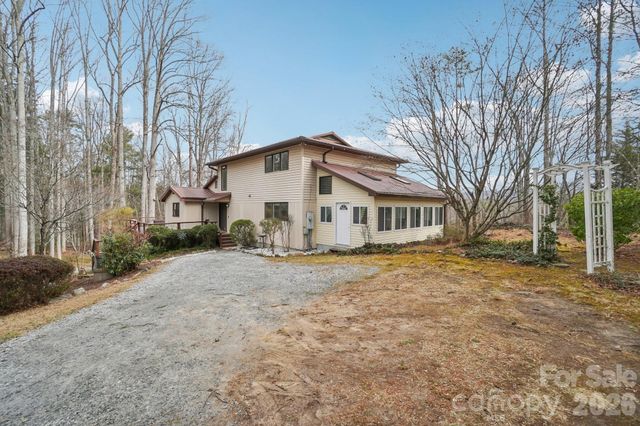 623 Owensby Road, Hendersonville, NC 28792