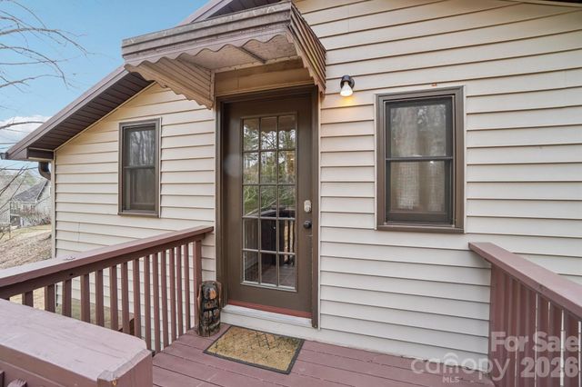 623 Owensby Road, Hendersonville, NC 28792