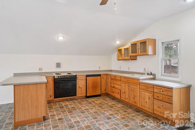 623 Owensby Road, Hendersonville, NC 28792