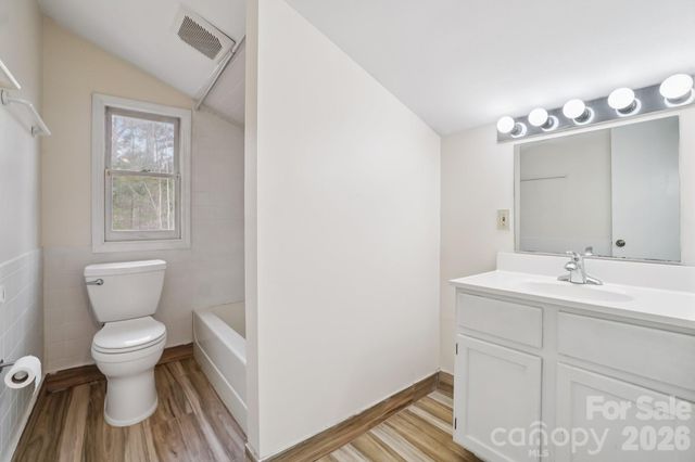 623 Owensby Road, Hendersonville, NC 28792