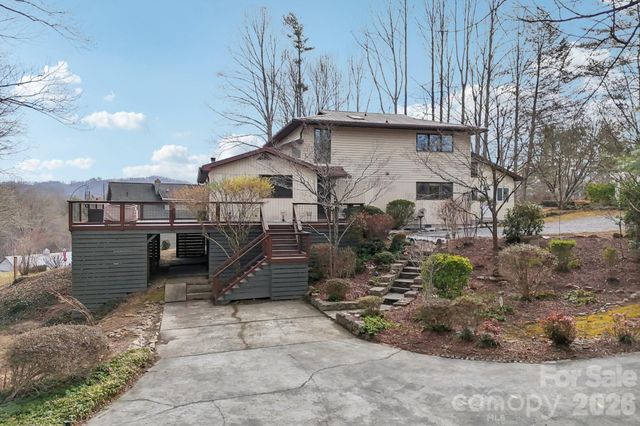 623 Owensby Road, Hendersonville, NC 28792