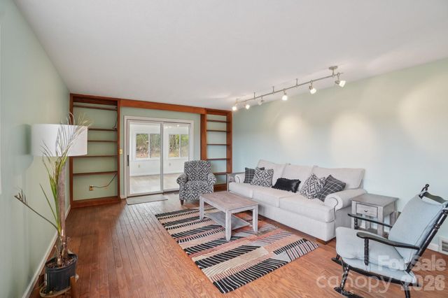 623 Owensby Road, Hendersonville, NC 28792