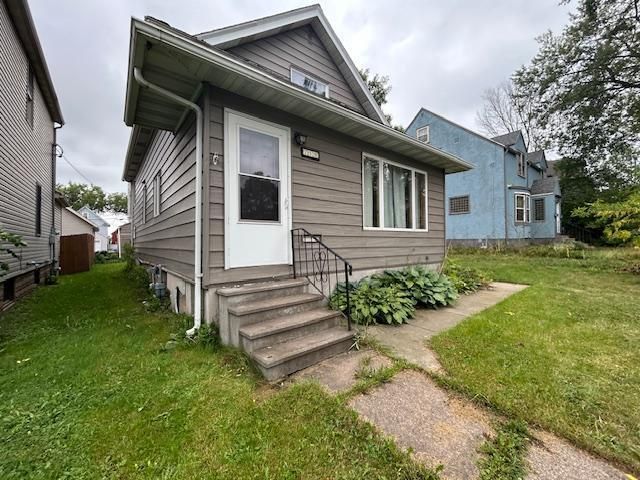 718 11th St N, Virginia, MN 55792