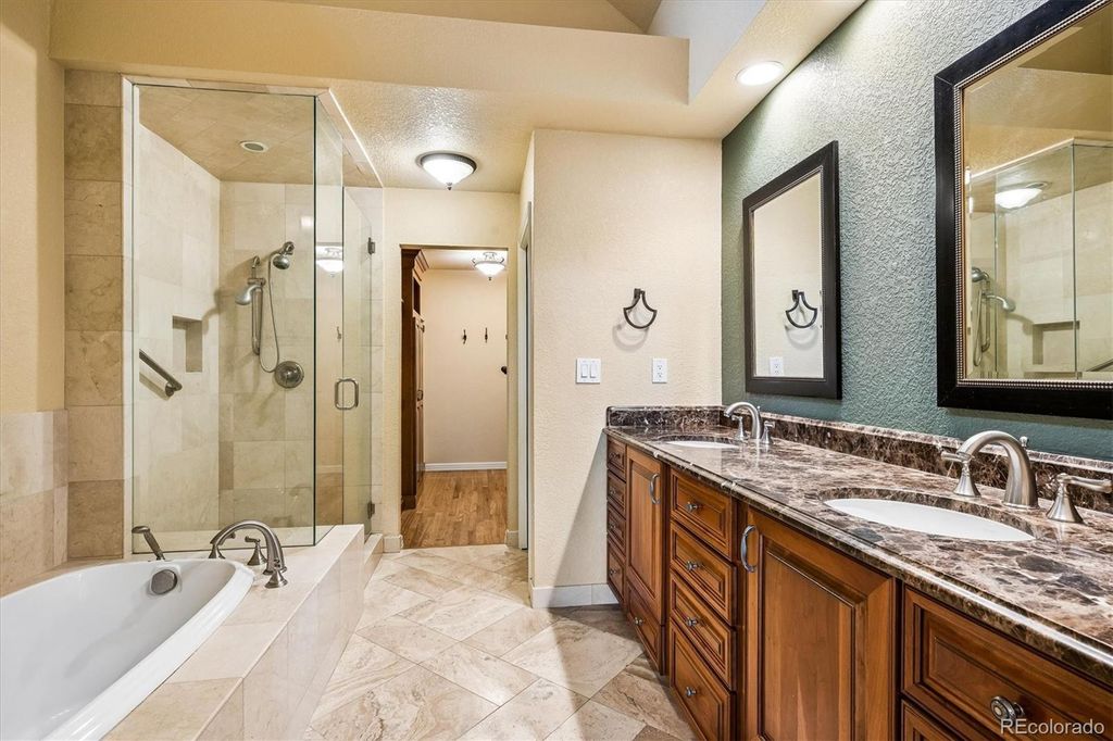 Image 18 of property listing at 22 Pinyon Pine Road, Littleton, CO 80127