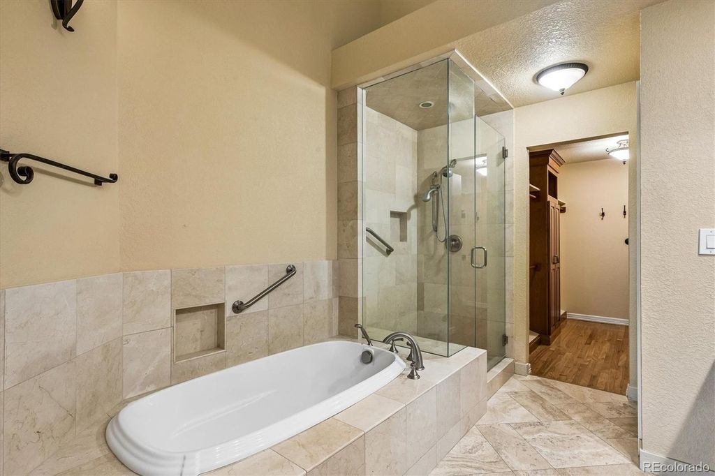 Image 20 of property listing at 22 Pinyon Pine Road, Littleton, CO 80127