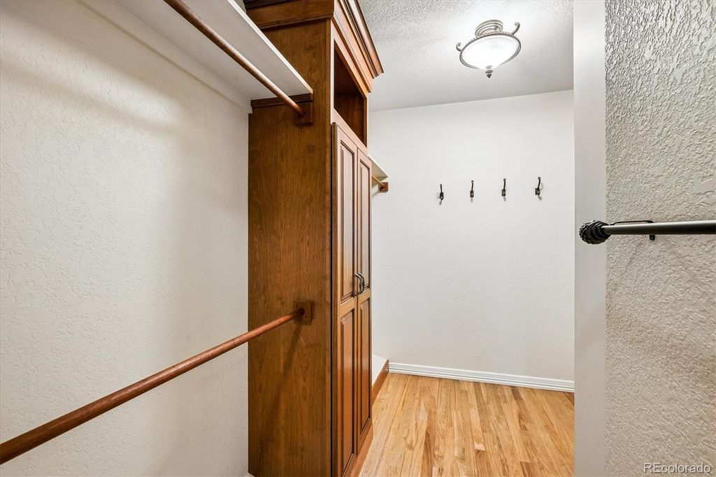 Image 21 of property listing at 22 Pinyon Pine Road, Littleton, CO 80127