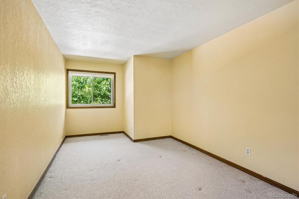 Image 31 of property listing at 22 Pinyon Pine Road, Littleton, CO 80127