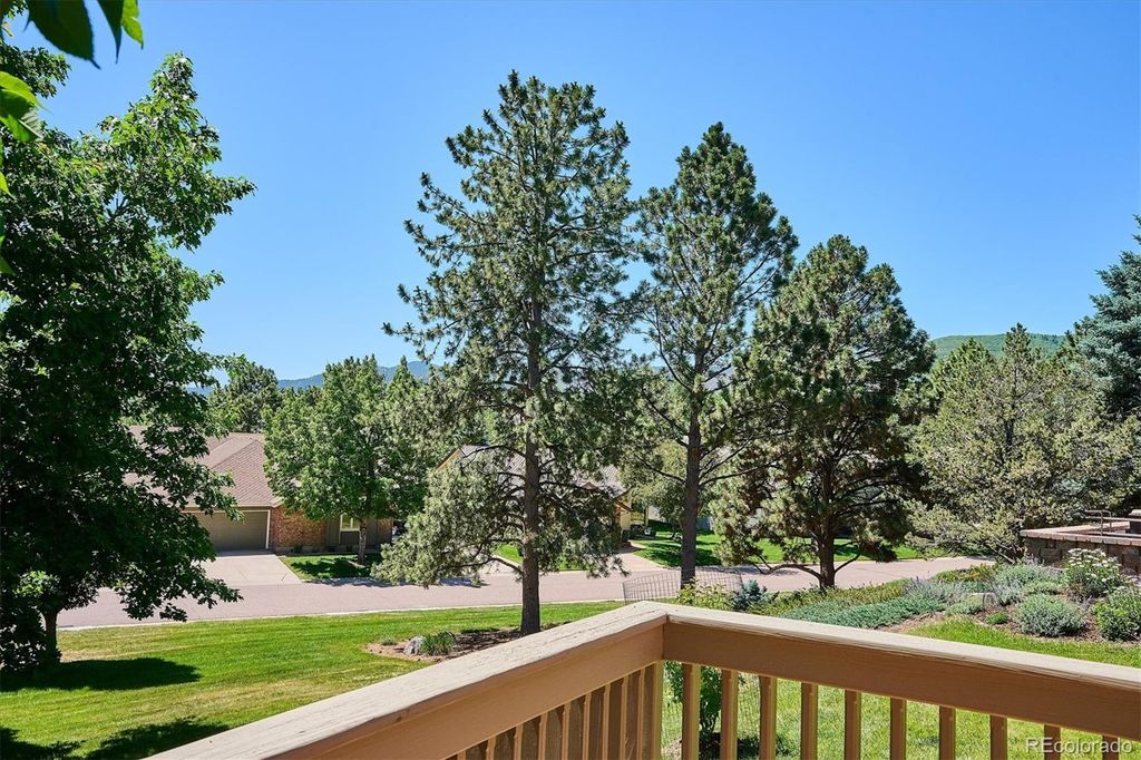 Image 34 of property listing at 22 Pinyon Pine Road, Littleton, CO 80127